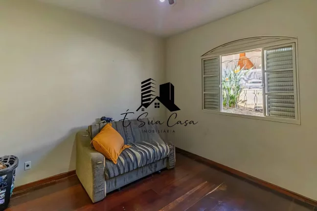 Imagem Casa à Venda 3 Quartos Bairro Alvorada - Contagem MG