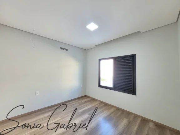 Imagem Casa de luxo em condomínio exclusivo em Valinhos-SP: 3 quartos, 3 suítes, 2 salas, 4 banheiros, 4 vagas, 230m². Venha conhecer!