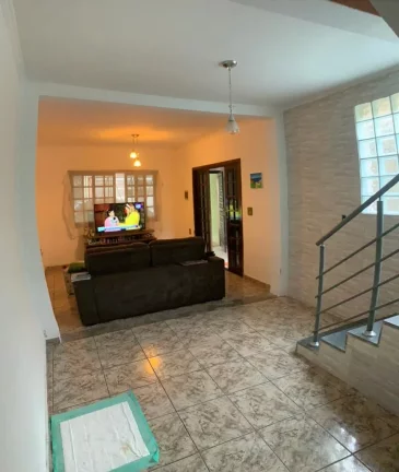 Imagem Sobrado com 4 dormitórios à venda, 213 m² por R$ 550.000,00 - Vila Perracini - Poá/SP