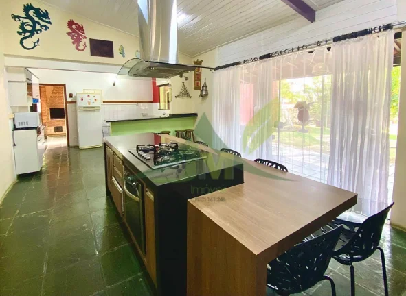 Imagem Chácara à Venda em Atibaia: 3582,16m² de Terreno e 390,76m² de AC