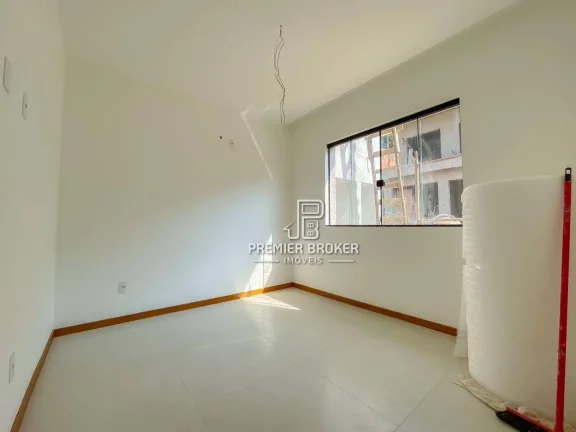 Imagem Casa com 3 dormitórios à venda, 116 m² por R$ 849.000,00 - Golfe - Teresópolis/RJ