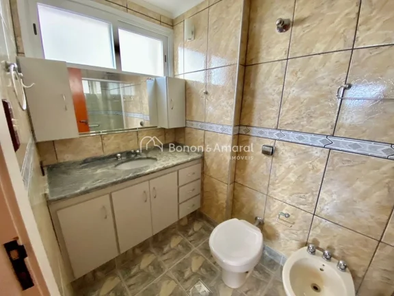Imagem Amplo apartamento no Cambuí, próximo ao Centro de Campinas, com 118m².
Com 3 quartos + 1, sendo 1...