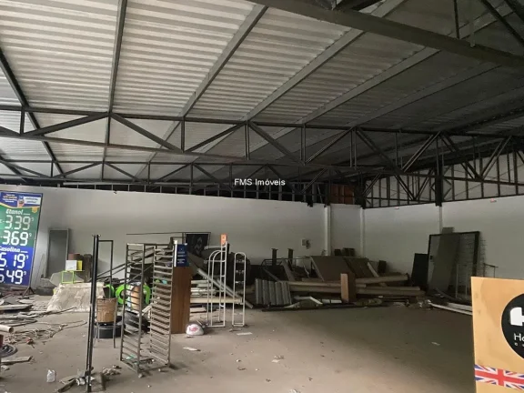 Imagem Loja comercial para locação em Barueri-SP, Alphaville Industrial: 3 salas, 4 banheiros, 12 vagas, 700m² de área. Venha conferir!
