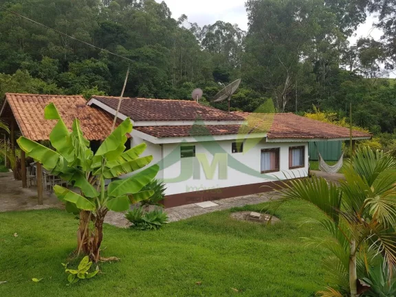Imagem Linda Chácara em Piracaia: 1600m², Piscina, Lago, Poço, e Mais!