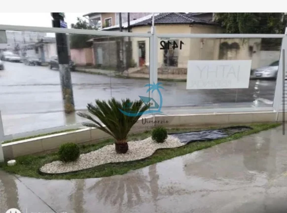 Imagem Apartamento a venda com 2 dormitórios e varanda gourmet no centro de Ubatuba.