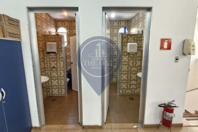 Imagem Imperdível: Casa Comercial de 2 Quartos na Aclimação, São Paulo-SP, 5 Banheiros, 9 Vagas de Garagem, 270m² de Área.