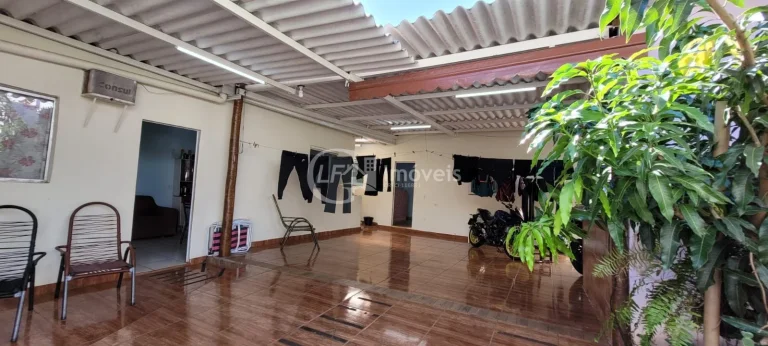 Imagem Imóvel à venda em Campo Grande-MS: Casa com 3 quartos, 2 salas, 2 banheiros e 3 vagas na Coronel Antonino!