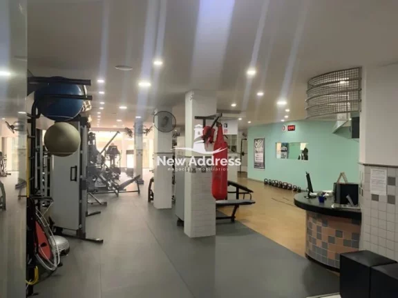 Imagem LOJÃO de frente para o mar na Praia do Morro, Guarapari! 812m², 6 lojas prontas, ar-condicionado, segurança e 2 acessos. Ideal para grandes negócios.