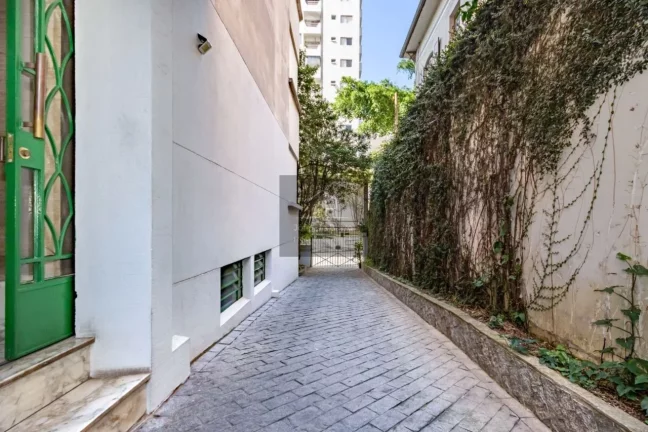 Imagem Apartamento Reformadíssimo com 3 suites 1 vaga prox Metro