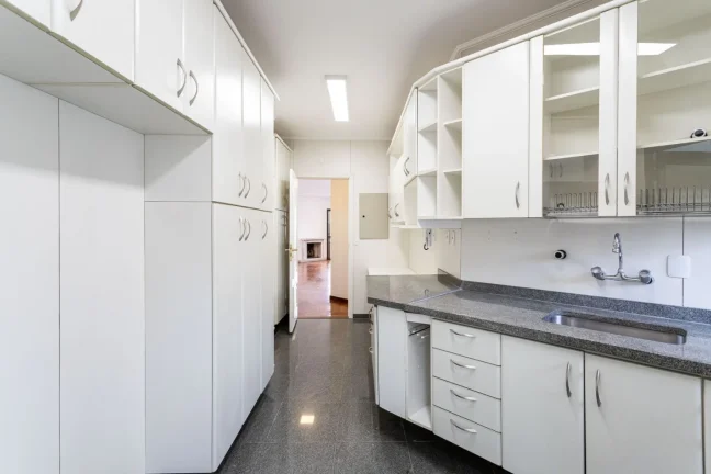 Imagem OPORTUNIDADE IMPERDÍVEL EM PERDIZES ! Apartamento Reformado 114M², 3Q, 3 Suítes, 3 Banheiros, 3 Vagas, Academia, Piscina, Sauna, Lareira, Varanda.