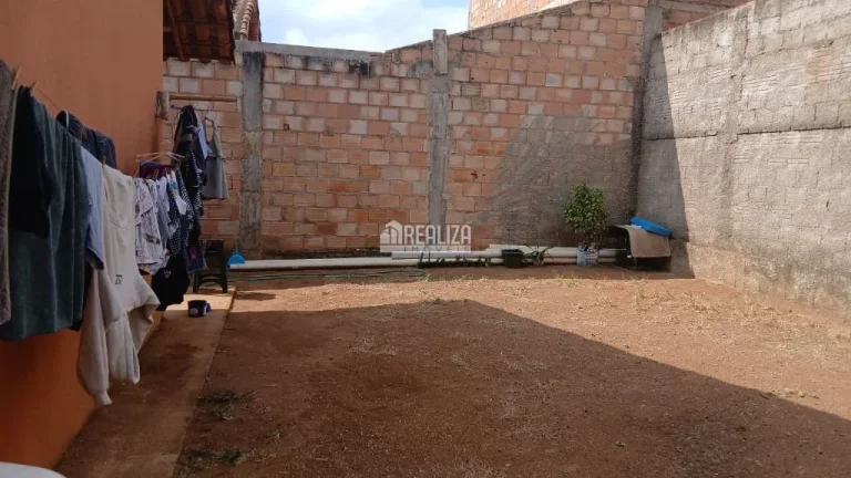 Imagem Casa de 2 Dormitórios no bairro Residencial Rio de Janeiro - Uberaba