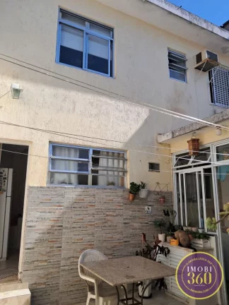 Imagem Casa com 04 dormitórios e com 02 vagas de garagem na Vila Mafra