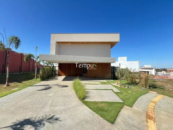 Imagem Jardins Bolonha - Sobrado à venda no Jardins Bolonha - Senador Canedo/GO, com 314m², possui 4 suítes, piscina aquecida, churrasqueira