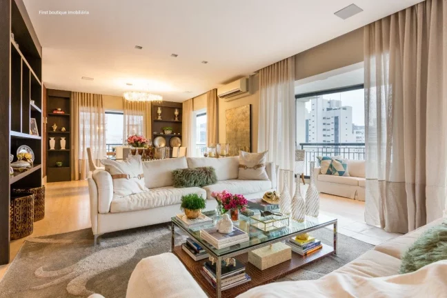 Apartamento com 4 Quartos à Venda,  em Vila Uberabinha - São Paulo