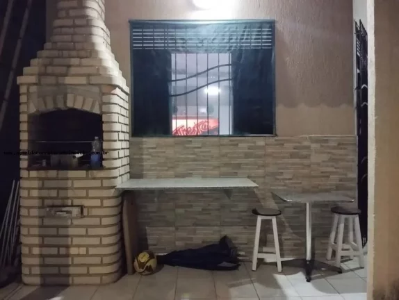 Imagem Casa para Venda em Parnamirim, Emaús, 3 dormitórios, 1 suíte, 2 banheiros, 2 vagas
