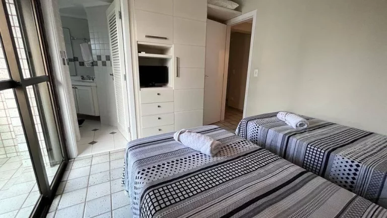 Imagem Residência à Beira-Mar: Luxo e Conforto com Vista Panorâmica