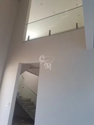 Imagem Sobrado com 3 Suítes em Medeiros