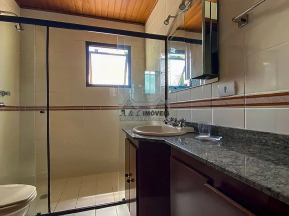 Imagem Apartamento à venda em Campos do Jordão - Com 02 suítes próximo ao Capivari