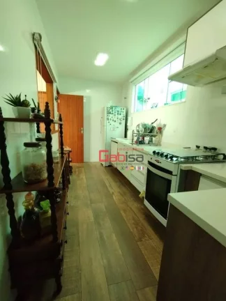 Imagem Apartamento com 3 dormitórios à venda, 100 m² por R$ 480.000 - Nova São Pedro - São Pedro da Aldeia/RJ