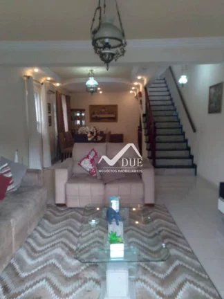Imagem Sobrado com 3 dormitórios com piscina à venda, 274 m² por R$ 1.600.000 - Embaré - Santos/SP