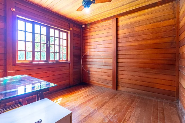 Imagem CASA com 3 DORMITÓRIOS em CONDOMÍNIO FECHADO - 199m² de área construída