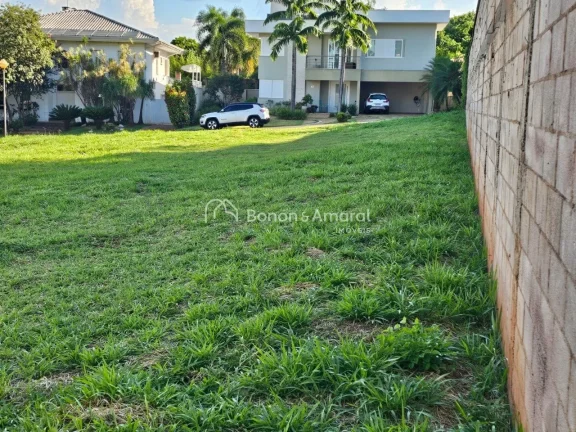 Imagem Oportunidade de negócio!
Terreno de 900 m², sol da manhã, bem localizado no meio da quadra em con...