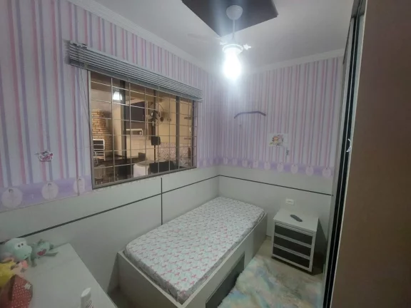 Imagem Casa Usada para Venda, Ouro Verde I, 3 dormitórios, 1 suíte, 2 banheiros, 1 vaga