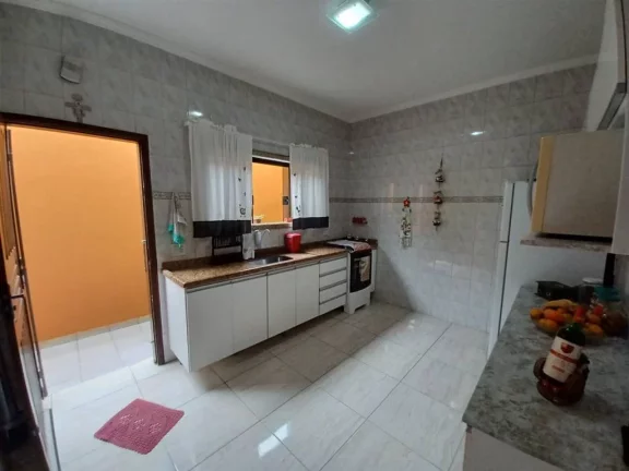 Imagem Casa com 3 dorms, Caiçara, Praia Grande - R$ 648 mil, Cod: 2641