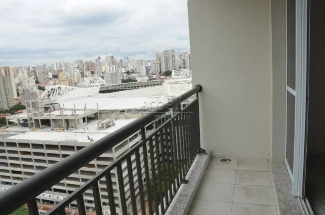 Imagem Sala comercial recém reformada no decimo sétimo andar, com 42 metros quadrados, com 1 banheiro, co...