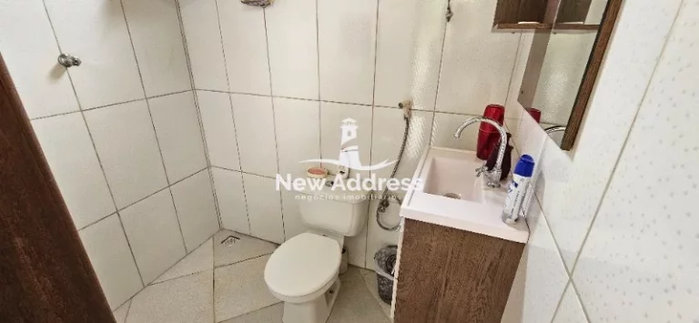 Imagem Viva em uma chácara a apenas 5 minutos do centro de Cariacica! Esta propriedade oferece uma casa espaçosa de 180 m² com terraço.