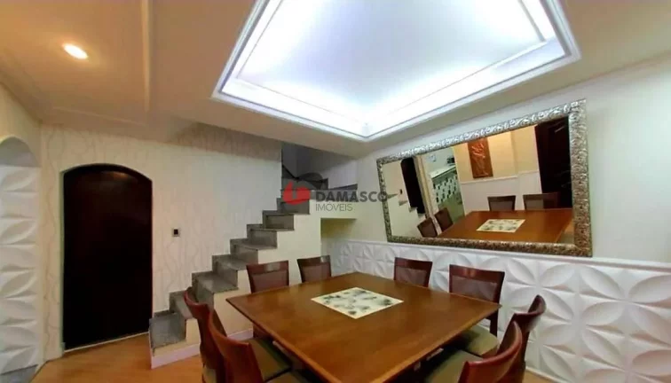 Imagem Sobrado à venda 2 Quartos, 1 Suite, 2 Vagas, 238M², Barcelona, São Caetano do Sul - SP