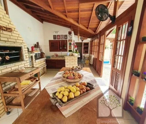 Imagem Excelente Casa com 370 m² no Carianos