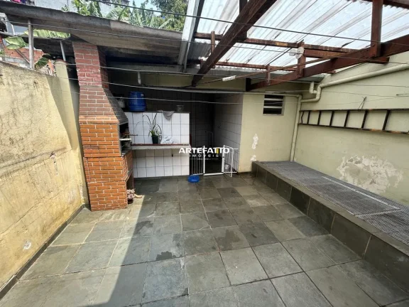 Imagem Excelente casa com ponto comercial a pouco metros do metrô