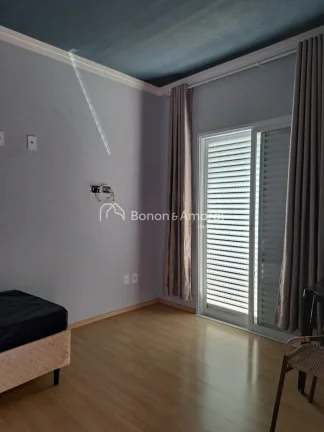 Imagem Excelente casa térrea à venda no Condomínio Okinawa com quatro quartos sendo duas suítes incluin...