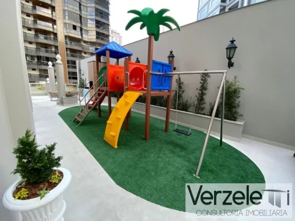 Imagem Apartamento 4 ou + dormitórios para Venda em Balneário Camboriú / SC no bairro Centro