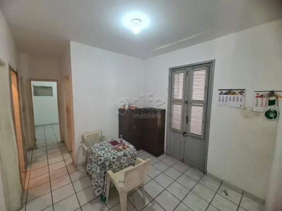 Imagem Excelente casa de esquina, bem ventilada, em ótima localização no Rodolfo Teófilo próximo ao Co...