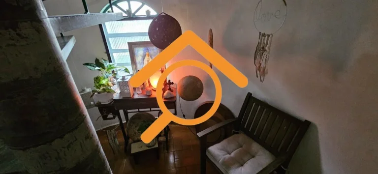 Imagem Casa Comercial para Locação em Interlagos, São Paulo - 2 Quartos, 1 Sala, 2 Banheiros, 4 Vagas de Garagem - 175m²