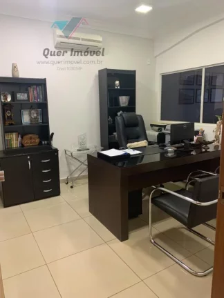 Imagem Casa à venda na Rua Chile, Jardim Irajá, Zona Sul de Ribeirão Preto-SP 3 quartos, 1 suíte, 3 salas, 3 banheiros, 4 vagas 240m² Permuta Quer Imóvel Negócios Imobiliários.