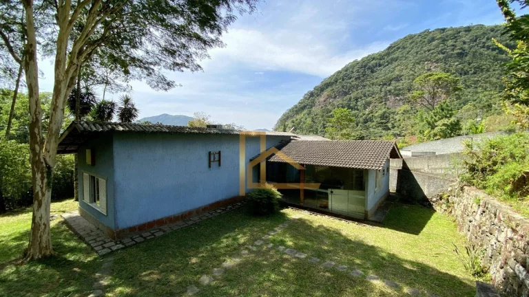 Imagem Casa linear com 4 dormitórios à venda, 156 m² - Granja Guarani - Teresópolis/RJ