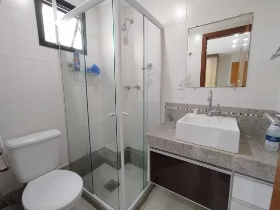 Imagem Excelente Apartamento de Frente para o Mar na Praia do Morro composto por 4 dormitório sendo 3 suítes, com 2 vagas de garagem.
