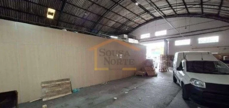 Imagem GalpÃ£o comercial com 600mÂ² de Ã¡rea construÃ­da, pÃ©-direito de 6,5 metros.

Excelente localizaÃ§Ã...
