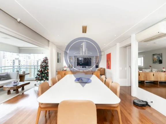Imagem Apartamento de Luxo na Vila Mariana, São Paulo-SP: 3 quartos, 3 suítes, 5 banheiros, 4 vagas de garagem e 188m² de área.