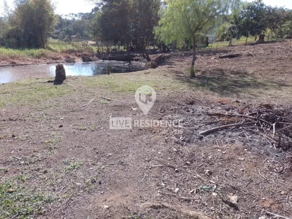 Imagem Chácara à Venda em Itatiba no Recanto dos Pássaros com 1900m² de Terreno