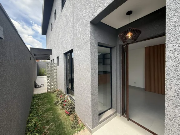 Imagem Casa Semi Mobiliada à Venda com Piscina e Suíte Nova Jaguarí