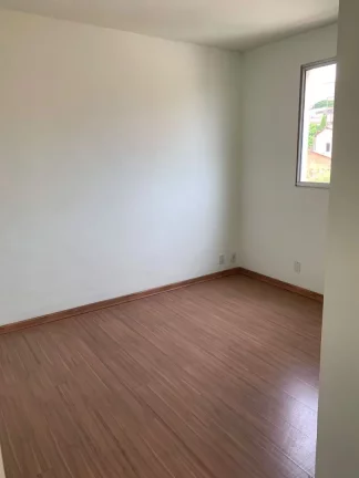 Imagem Apartamento em ótima localização sendo sala, cozinha com gabinete, 02 dormitórios, 01 banheiro c...