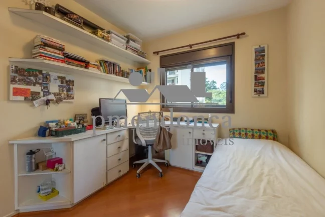 Imagem Apartamento na Vila Madalena com 3 quartos ( 1 suíte ) e 2 vagas, 102m²
