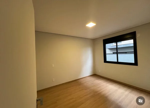 Imagem Linda casa nova - Condomínio próximo ao centro