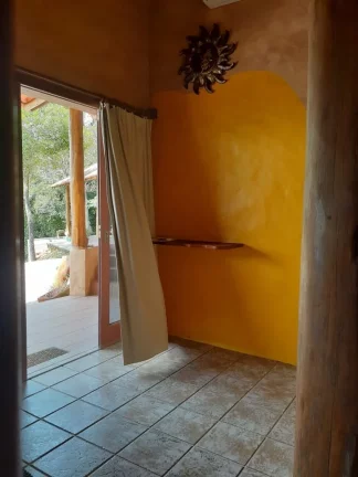 Imagem Imperdível casa à venda em Garopaba-SC, Praia da Gamboa! 3 quartos, 3 suítes, 5 banheiros, 8 vagas de garagem - 38.588,00 m² de área.