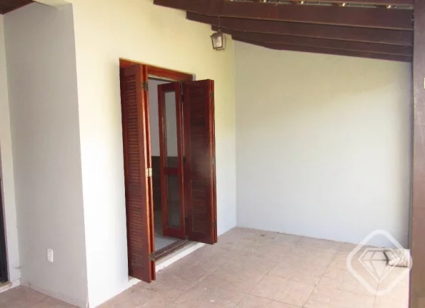 Imagem Casa Térrea acolhedora com pátio amplo. 

Imóvel aconchegante em rua tranquila do bairro Hípica,...