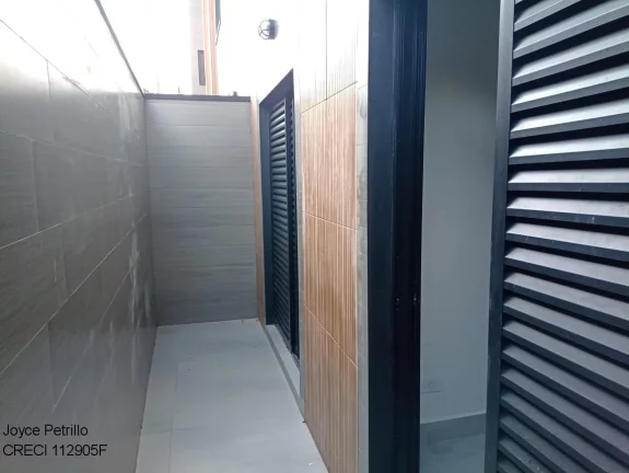 Imagem Apartamento de 2 dormitórios, novinho, moderno e a apenas 600 metros da praia. Disponível para locação em Peruíbe.